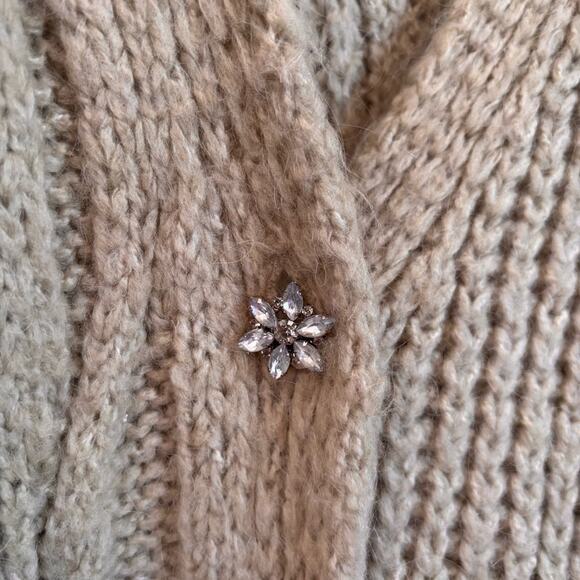 Chunky Knit Cardigan Sweater with Flower Rhinestone Buttons - Picture 2 of 6